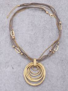 1 PC Vintage, Minimalist Bohemian-Style Alloy Pendant Necklace. It Features A Hollowed-Out Geometric Design And A 5-Layer Beaded Brown Suede Cord Chain. Suitable For Women's Daily Casual Wear, It Serves As An Exquisite Gift For Occasions Like Birthdays, Christmas, Halloween, And New Year.