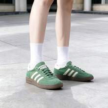 Adidas Originals 男女休闲鞋 HANDBALL SPEZIAL 低帮休闲鞋复古运动鞋舒适透气运动鞋 IG6192 - 綠/白 - 查看 2