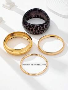 4 Pcs Oversized Chunky Resin Cuff Bangles Set, Minimalist Stackable Golden Color Metal Wheels Bracelets Set, Women Fashionable Jewelry Set For Daily Wear, Dating, Party