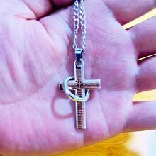 1 pieza Collar con colgante de cruz y círculo de acero inoxidable de estilo punk para hombres, adecuado para uso diario, fiesta, regalo de vacaciones