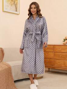 New Autumn And Winter Velvet Thickened Women's Nightgown Gray Checkerboard Waist Strap Design Classic Fashion Warm Pajamas Home Clothes Nightdress - 灰色 - 查看 5