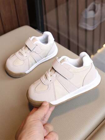 Neue atmungsaktive, modische, vielseitige koreanische Stil Kinder Sneaker mit weicher Sohle, Schüler Sportschuhe