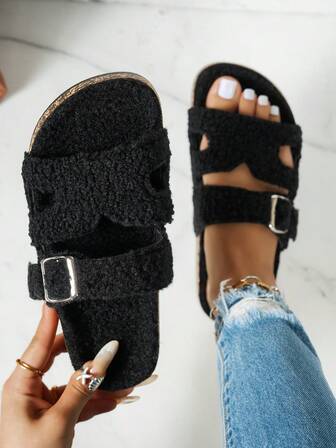 女士穆勒拖鞋，百搭经典室内/室外鞋，配有可调节金属扣，适合居家和度假穿着