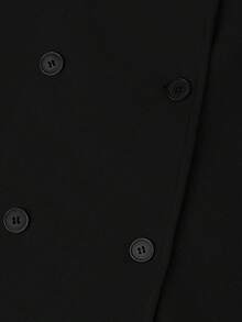 大码女式休闲时尚简约设计翻领双排扣长款外套，宽松版型，适合日常穿着、工作或旅行，春、秋、冬季皆宜。