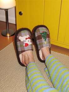 XIXITIAO 1 para uroczych haftowanych kapci z motywem szczeniaka i choinki, wygodnych płaskich, lekkich, antypoślizgowych, miękkich pluszowych kapci, odpowiednich do noszenia w domu i na imprezach - Niebieski - Zobacz 6