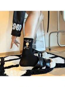 SNOOPY 1 双女士中筒袜，带有卡通刺绣和撞色边缘[随机款式] - 彩色 - 查看 3