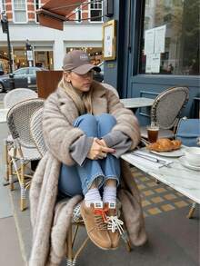 2025秋冬新款女士宽松中长款仿皮草轻薄外套，适合夜间外出、日常穿着、街头风、旅行、早午餐、乡村音乐节等场合。 - 淺灰色 - 查看 4