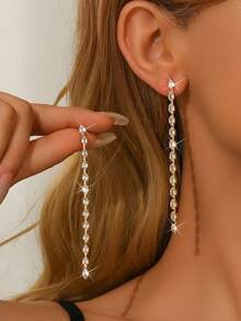 2 Stücke minimalistische, elegante, funkelnde Zirkonia Quasten Ohrringe, geeignet für den täglichen Gebrauch von Frauen