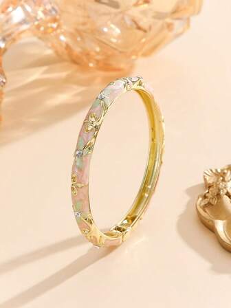 1pc Fashion New Gold Plated Flower Pattern Hollow Out Rhinestone Charms Enamel Cloisonne Bracelet Bangle Jewelry For Girls And Women
