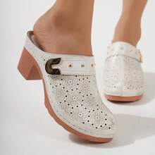 Ecetana White Heels For Women.Women's High-Heeled Mules, Platform Sandals For Women Comfortable Wedge Sandals, Hollow Out Design, Perforated Closed Toe Slip On Sandals. Perfect For Casual Outdoor Sandals, Women's Slide Sandals With Heel Cushion Dress Shoes Casual Summer.Women Slide Sandals With Heel For Beach, Pool, Garden - 白色 - 查看 7
