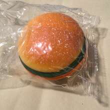 1 件逼真的汉堡挤压玩具，有弹性且可立即回弹，减压球，办公桌坐立不安玩具，适合男孩、女孩、圣诞节、生日、家庭日小礼物 - 咖啡棕 - 查看 9