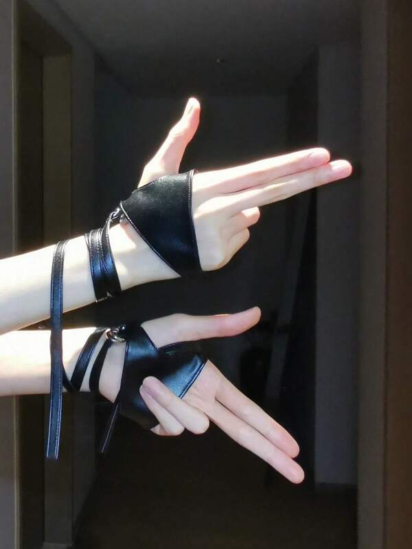 Black Fingerless Gloves With Straps, PU Leather Half Finger Gloves, Cosplay Lolita Exposed Finger Strap Gloves, K-Pop Performance Gloves, Gothic Steampunk Wrist Cuffs, Anime Character Cosplay Gloves, Sexy Versatile Gloves, Fashion Gloves, Suitable For Daily Wear, Cosplay Performance, Celebrity Same Style Thanksgiving Christmas Winter Holiday Outfit Women