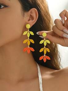 1 Đôi bông tai thủ công đan từ sợi raffia màu vàng chuyển sắc, kiểu dáng boho chic với tua rua hình lá cây, phù hợp cho nữ giới đeo hàng ngày, đi nghỉ lễ và dự tiệc (Sản phẩm thủ công, có thể có một vài vết keo, phương pháp đan ngẫu nhiên) - Màu vàng - Xem 2