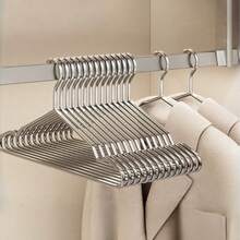 120 peças de cabide de metal para pendurar, adequado para decoração (incluindo decoração de festivais, decoração de quartos, decoração de casa, decoração de quarto). Pode pendurar calças, sapatos, jeans, botas e saias. É um presente ideal para o Halloween.