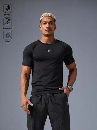 Manfinity Sport Polished Men's Casual Minimalistic Raglan Sleeve Slim Fit Sports T-Shirt Comfortable Breathable Sweat-Wicking Slim Fit For Gym Training Compression Performance T-Shirt