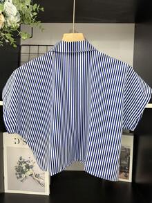 ELLIE Casual Striped Print Loose And Cropped Shirt - 藍色細條紋 - 查看 4