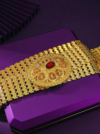 Elegant Gold Alloy Belt With Hollow Design & Vintage-Style Gems Ideal For Weddings Or Formal Occasions Fall Doecor