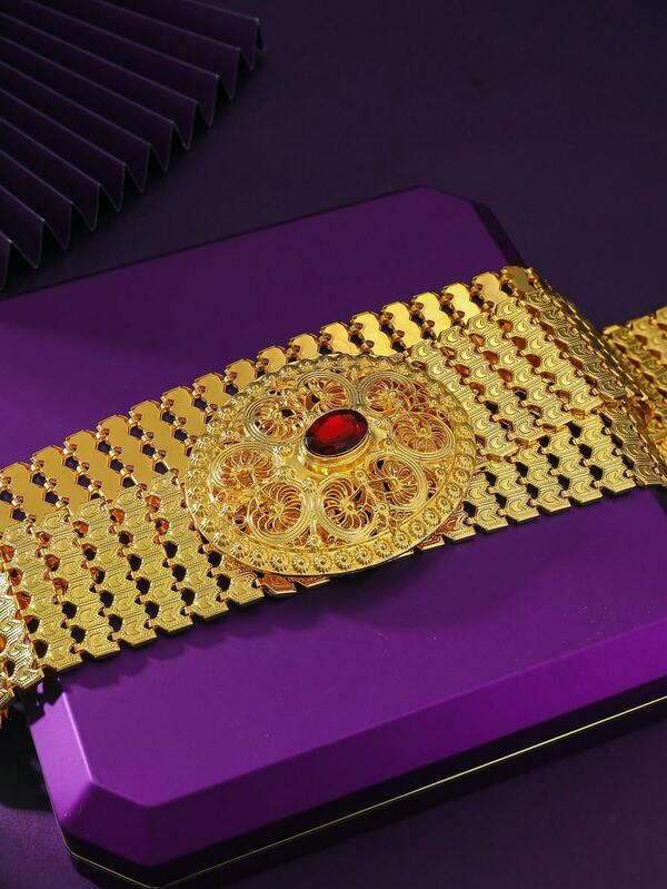 Elegant Gold Alloy Belt With Hollow Design & Vintage-Style Gems Ideal For Weddings Or Formal Occasions Fall Doecor