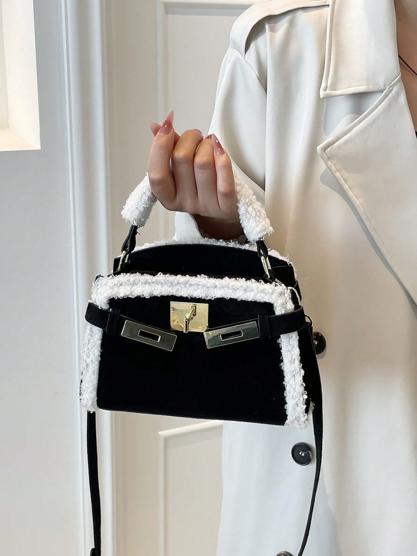 حقيبة يد صغيرة للنساء مصنوعة من قماش PU مقاوم للما...