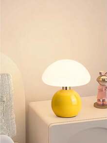 1 Stück europäische cremefarbene Pilz Tischlampe mit dimmbarer Funktion | abgerundeter Eisenkörper, erhältlich in Rosa/Gelb/Weiß. Ideal für Innenraum-Tischdekoration, Ambiente-Beleuchtung in Schlafzimmern und Wohnzimmern, sanfte Beleuchtung für Arbeitszimmer und Cafés.