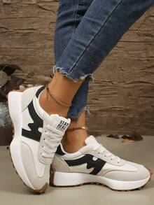 Zapatillas de running ligeras para mujer - Cierre de cordones, suela plana multifuncional, material de tela transpirable y piel sintética - Beis - Ver 3