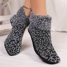 1 Pair Random New Floor Socks, Women's Winter Indoor Slippers Socks, Thermal Lined Thick Floor Socks For Warmth