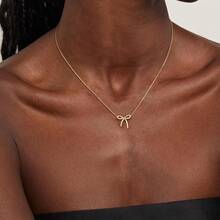 1 Pc Bow-Tie Shaped Gold-Plated Pendant Necklace, Stainless Steel Gold-Plated Snake Chain, Daily Wear Clavicle Chain, Elegant & Cute Gift For Friends & Anniversaries