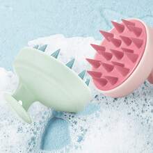 Brosse de massage du cuir chevelu en silicone 4 couleurs avec poignée douce, soin doux du cuir chevelu pour prévenir la casse des cheveux