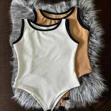 Kit 2 Body Canelado Liso Suplex Detalhado Alcinha Camiseta - Branco-Bege - Visão 2