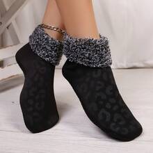 1 Pair Random New Floor Socks, Women's Winter Indoor Slippers Socks, Thermal Lined Thick Floor Socks For Warmth