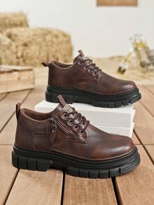 Zapatos casuales clásicos para hombres, adecuados para ir al trabajo y salidas, diseño de suela gruesa versátil para un aspecto premium, una opción ideal para la temporada de bodas