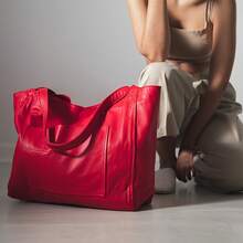 Borsa da Donna Sintetica Pesante Giallo Brillante con Dispositivo di Chiusura e Cinturino da Polso - Borsa Grande Capacità Resistente con Tracolla Fissa, Hardware Dorato, Design Moderno Semplice, Adatta per Lavoro, Viaggi, Uso Quotidiano - Occasioni Casual e Formali - Borsa da Donna alla Moda e Pratica, Giallo Brillante, Forma Strutturata, Bordi Lisci, Adatta per Uso Quotidiano e Occasioni Professionali, Borsa da Donna, Borsa di Alta Qualità, Borsa di Design