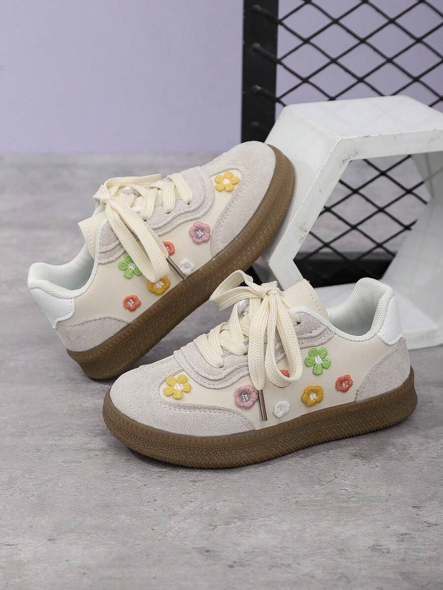 1 双女童花卉 PU 钩环带经典欧式休闲运动鞋,适合所有季节 - 米色 - 查看 1