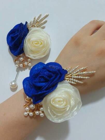 1朵香槟色和蓝色双色花胸花 + 1朵腕花装饰，优雅别致，适合婚礼、新郎、新娘、伴娘、派对、日常佩戴，亦可作为情人节配饰。