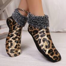 1 Pair Random New Floor Socks, Women's Winter Indoor Slippers Socks, Thermal Lined Thick Floor Socks For Warmth