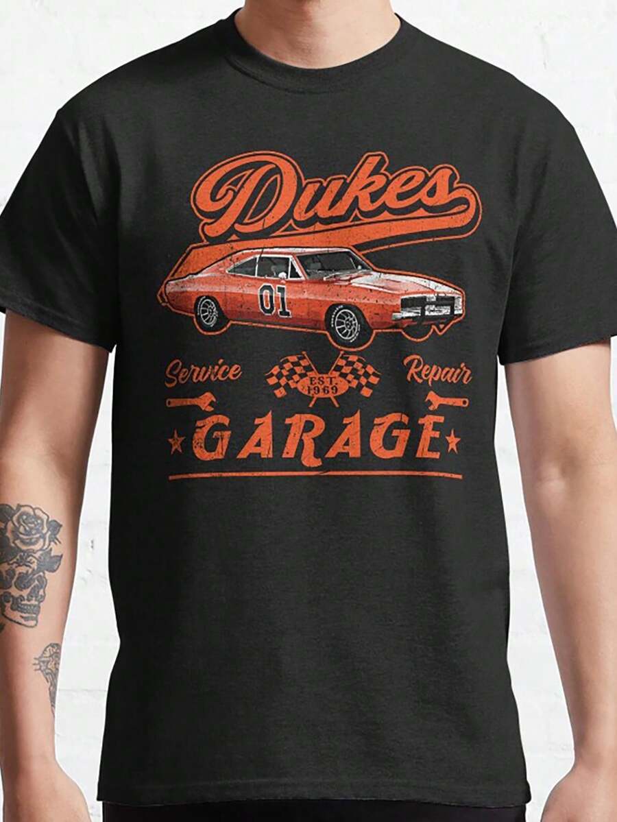 Camiseta Gráfica Clásica para Hombre "Dukes Garage" - Roja de Manga Corta con Diseño de Coche Vintage, Camiseta Casual de Verano para Adultos, Camiseta de Uso Diario| Camisa de Estilo Retro| Camisa de Tela Elástica - Negro - Ver 1