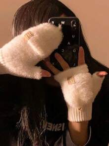 1双女士翻盖半指白色毛绒露指手套，加厚保暖，适合学生秋冬写字骑行，加厚针织露指写字带触摸屏，休闲腈纶