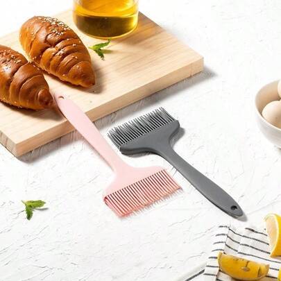 1 pieza, Brocha aplicadora de silicona, Apta para aceite, mantequilla, salsa barbacoa, marinadas. Se puede limpiar en el lavavajillas. Cerdas de brocha anchas. Rosa/Gris. Brocha de aceite de silicona ancha y grande. Perfecta para asar a la barbacoa, cocinar y hornear. Una herramienta de barbacoa al aire libre imprescindible debido a su alta resistencia al calor y facilidad de limpieza.