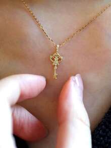 1 pieza Collar con colgante de llave de estilo vintage de plata de ley 925, diseño minimalista elegante, emparejado con cadena de tono dorado, accesorio versátil adecuado para uso diario y fiestas, joyería exquisita de alta gama