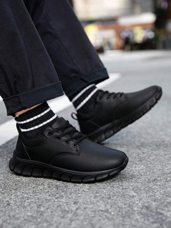 أحذية عمل أساسية سوداء بسيطة للرجال، أحذية رياضية من جلد البولي يوريثان مناسبة للخارج/التنقل/الجيم/المكتب، مناسبة للخريف والشتاء