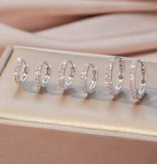 Conjunto de brincos com 3 pares de charmosos circulos com zircônia cúbica incrustada para mulheres - Prata - Visão 6