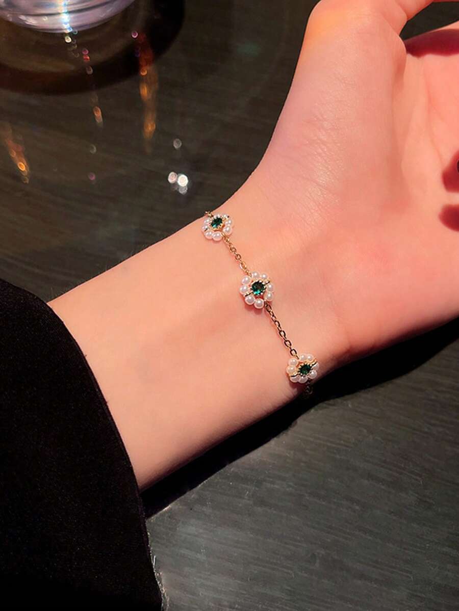 1pc Fashionable Emerald Zirconia Pearl Bracelet, Minimalist Unique Design (2 Styles Randomly Sent) - Yellow Gold - View 1