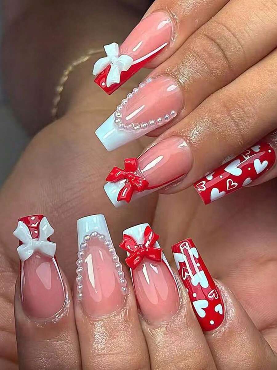 24片装矩形3D蝴蝶结和心形法式亚克力美甲贴纸，完美贴合，套装包含：1片果冻胶和1把指甲锉。闪亮美甲，适合情人节、派对、跳舞和秋季日常佩戴。美甲用品