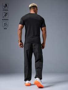 Manfinity Sport Polished 男式哥特式印花插肩袖短袖休闲健身运动 T 恤运动上衣压缩衬衫透气修身衬衫圆领 - 黑色 - 查看 4