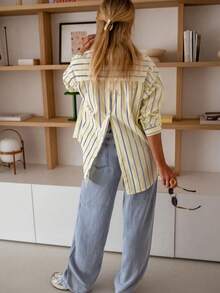 女式后开衩纽扣条纹独特优雅衬衫，条纹纽扣口袋 - 黃色 - 查看 2