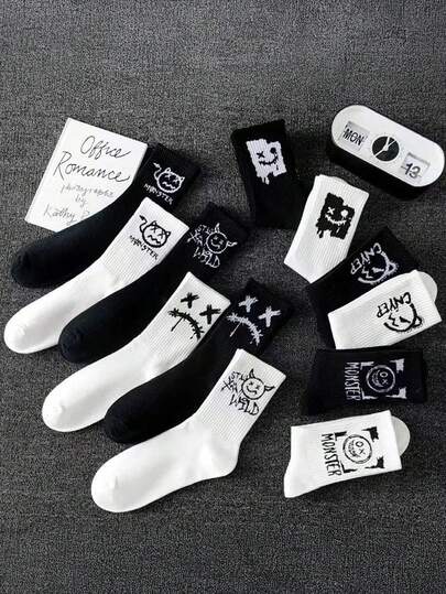 10双装儿童涂鸦印花短袜 | 都市街头风，男女通用，透气舒适 | 多种款式，适合运动和日常穿着，青少年袜子，随机款式