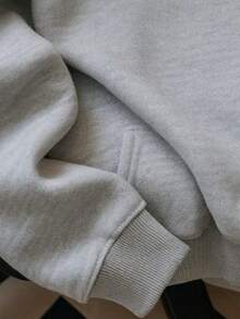 1 Pieza Sudadera Hoodie casual, básica, deportiva y cómoda con forro térmico para ser calida con Capucha y bolsillo de canguro de hombros caídos con cordón ajustable lisa unicolor en varios colores solidos cómoda para salir con los amigos o estar en casa esta navidad, época de frio, otoño o primavera - Gris - Ver 4
