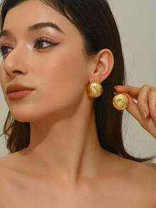 1 Pair Minimalist Elegant Smooth Oval Stainless Steel Stud Earrings, Suitable For Women's Daily Wear/Party, Great Gift For Her