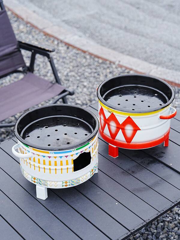 1 set de réchaud de barbecue + grille + pinces à barbecue et gants anti-brûlure, convient pour les barbecues en plein air, les pique-niques en famille, peut être utilisé comme un poêle à bois en hiver et à Noël, peut être offert comme cadeau de Noël aux amis et à la famille qui aiment les activités en plein air, c'est un bon cadeau pour la famille et la mère