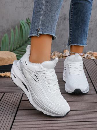 女士冬季休闲运动鞋 - 织物鞋面，柔软鞋底 - 防滑纹理，适合冰雪和湿滑路面 - 白色设计，适合日常、工作或正式场合 - 全地形冬季鞋，女士冬季休闲运动鞋，灰色保暖内衬，女士加大码宽楦运动鞋